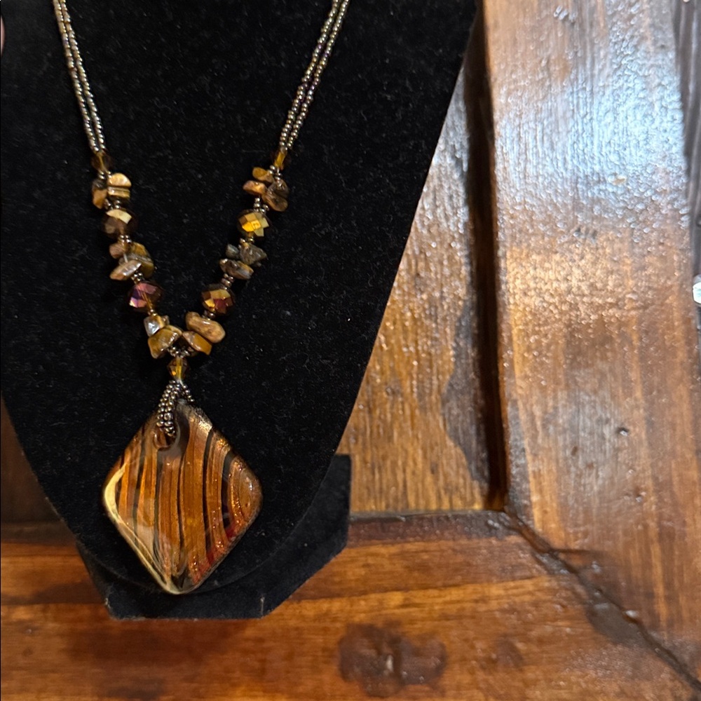 Glass and tigers eye necklace - Picture 6 of 6